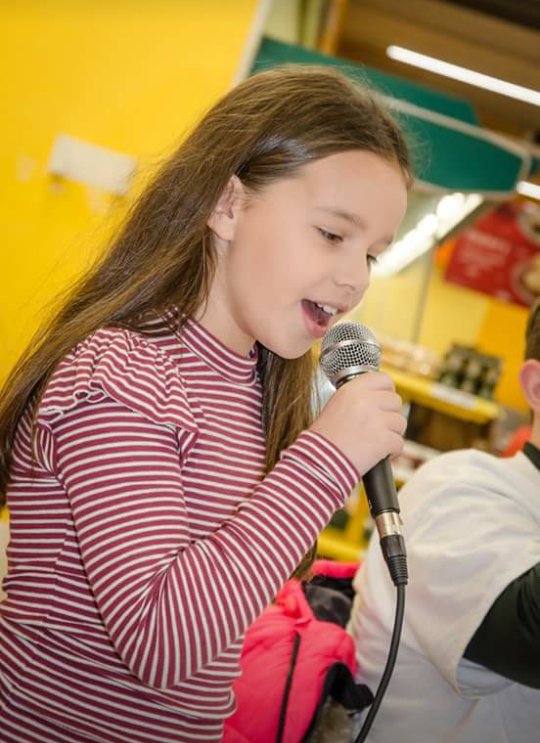 Community2045's tweet photo. #kiddkindness instore today at Tesco Auchinleck raising £323.64 for Glasgow Children's Hospital https://t.co/BPFDOFmdnJ