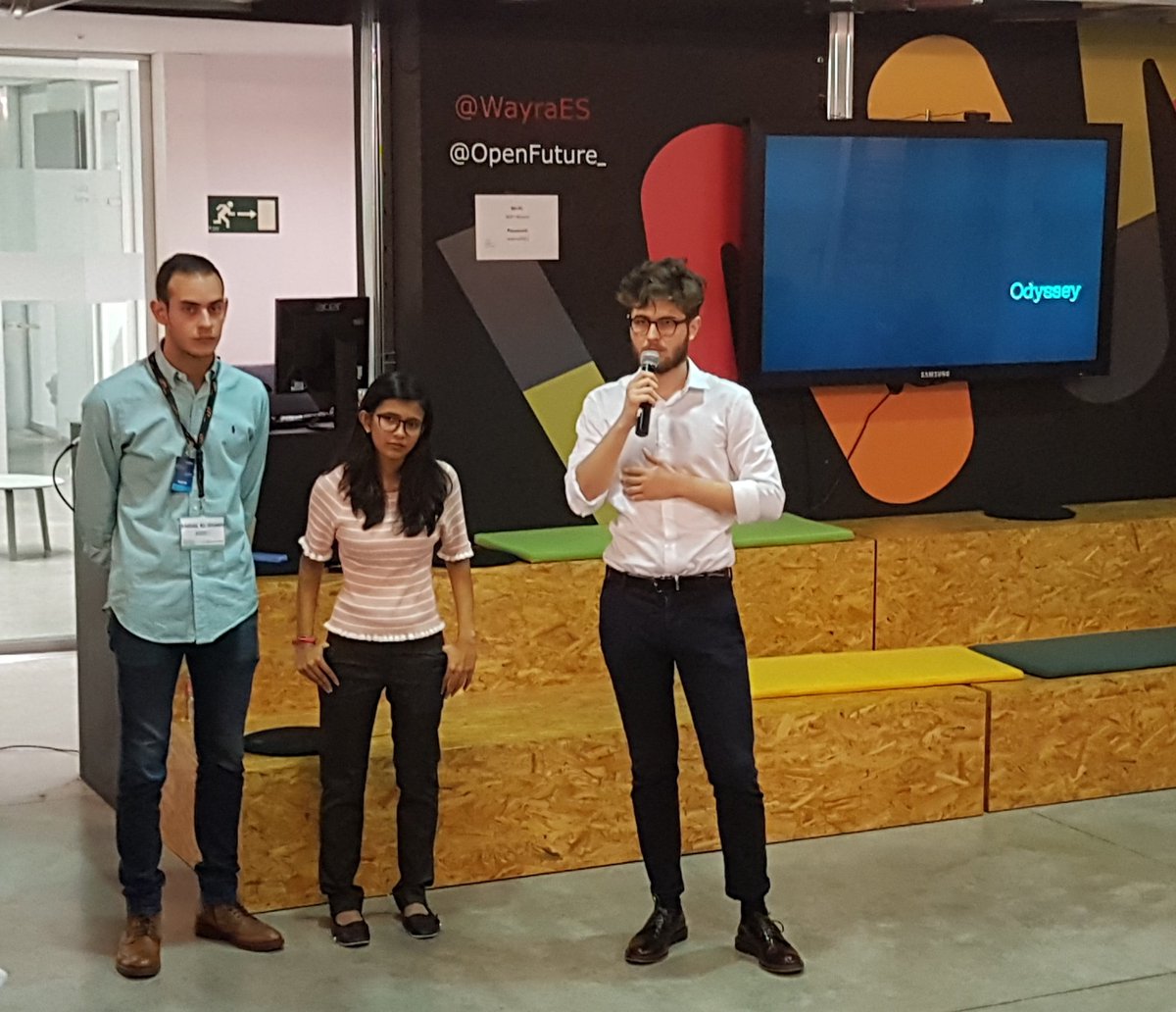 jota_ele_ene's tweet photo. #Odyssey, a marketplace for #AI tasks.  @Theo_Tortorici @CloudAthena y @GalaResham pitching at #BlockchainTOF https://t.co/OfeVTpsf04
