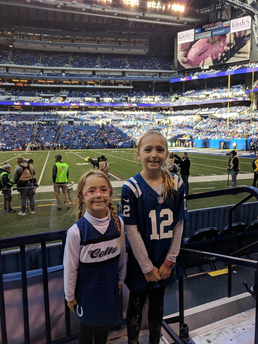 jmescher's tweet photo. Cutest Colts fans around! #TENvsIND https://t.co/8ahat0wsRA