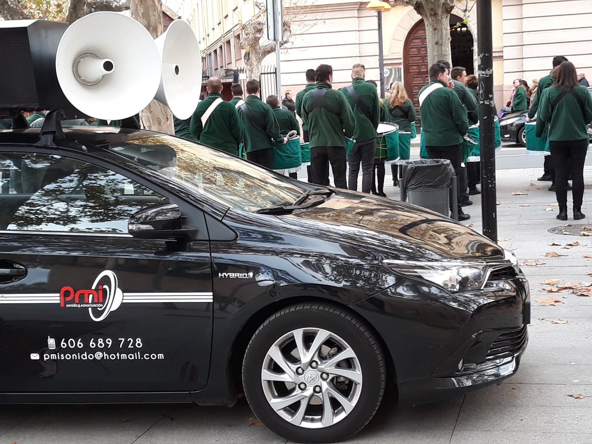 espectaculospmi's tweet photo. Otro día de trabajo..hoy a tocado coche de megafonía para la cofradía de las siete palabras y el silencio..en una procesión extraordinaria.con motivo del año calasancio.. https://t.co/ItVj9yqwUe