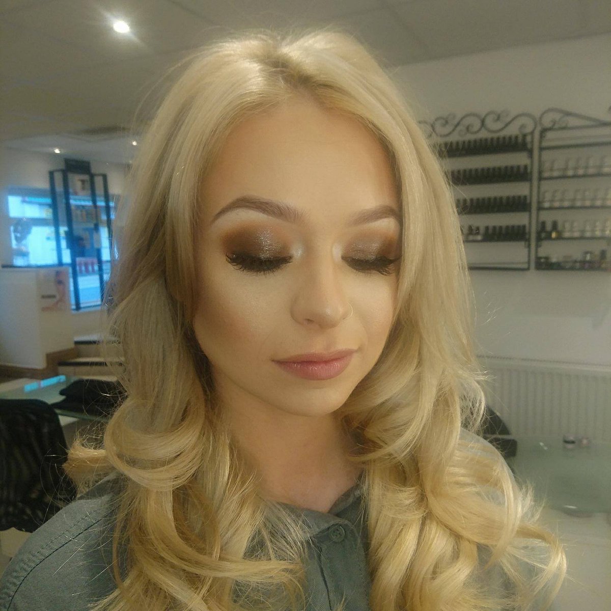 Advancedeleganc's tweet photo. What a beauty! 
We only have selected make up appointments available between now and the run up to Christmas!
#makeuplove #makeup #makeupappointment #makeupoftheday #makeupsalon #Manchester #Tameside #mua #muaoftheday #Cheshire #eyeliner #perfectblend #eyeshadow #lip #lipstick https://t.co/KEhpyA5tGg