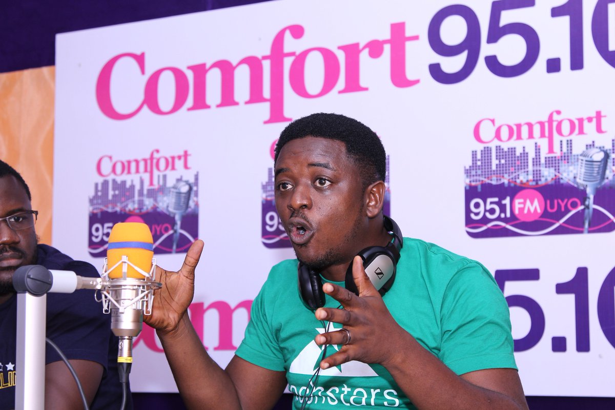 SwUyoNg's tweet photo. Visit to Comfort Fm  📻📻📻 @nextdeegit @thompson_nsikak @ChristianEkene4 @emeka_nwakaudu  #SwUyo #tgsw2017  
Photo  Credit: Caleb Johnson https://t.co/UGtZSCqygS