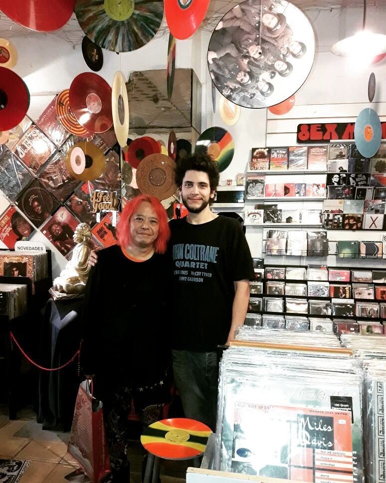 eurekarecords's tweet photo. Hoy vino a #Eureka Tabata Mitsuru de #AcidMothersTemple ! Si no conocen esta banda por favor escuchen! #psych del bueno directo de japon. #EurekaRecords #Vinyl #Recordstore #DiscoesCultura #Vinilo #Disqueria #SanTelmo #Argentina #Vintage #wax https://t.co/jgIdHqFAr2 https://t.co/IplLiFSYOK
