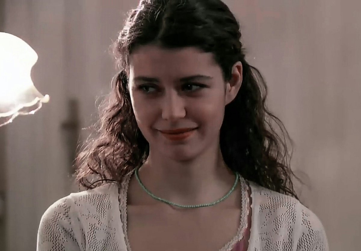 #BerenSaat The world most watched ( Turkish series) 👏👏🔝❤👑
#FatmagülünSuçuNe  #AşkiMemnu