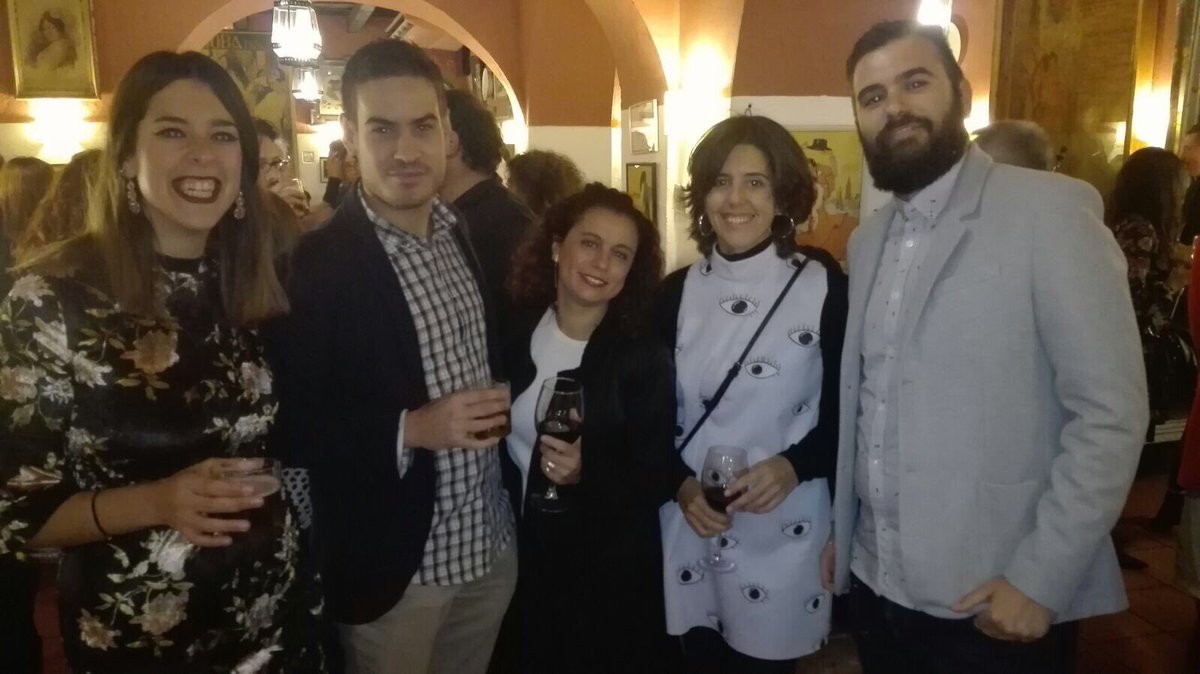 nievesgordon's tweet photo. Mil gracias a tod@s, un placer compartir #CCSC2017 y os esperamos en el @pamplonetario @LazaroElena @distopia451 @MargaMingo @PabloHinojosa91 @DavidSanchez85 https://t.co/7VXraM7Yw7