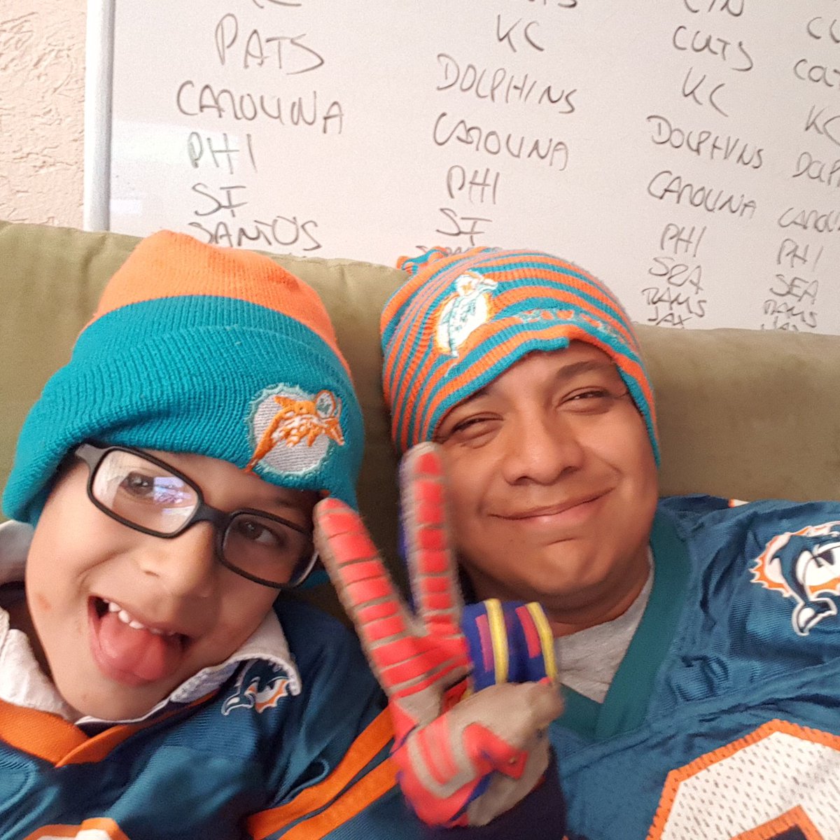 vdcgastos's tweet photo. @TD_Deportes apoyando a los dolphins! https://t.co/SFLMxNot1L