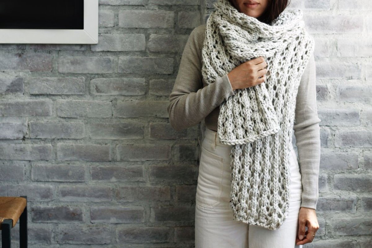 CTejidas's tweet photo. Planning your holiday gifts? Try this #knit Affirmations Scarf by alexitavel π You can snag this kit at 40% tomorrow! > https://t.co/uDmIcHoV8i #CyberMonday #12WeeksOfXmas https://t.co/pWgLKQQ1cf vΓa LionBrandYarn