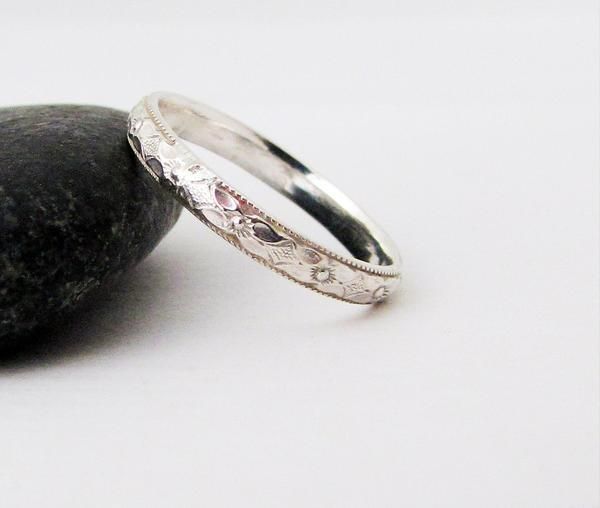 GoldSmackRings's tweet photo. Silver Purity Ring.  Great Gift!!! https://t.co/dmWvKWKT3R  #shopping #jetteam #etsymntt #promisering https://t.co/IYBh3pcBSC
