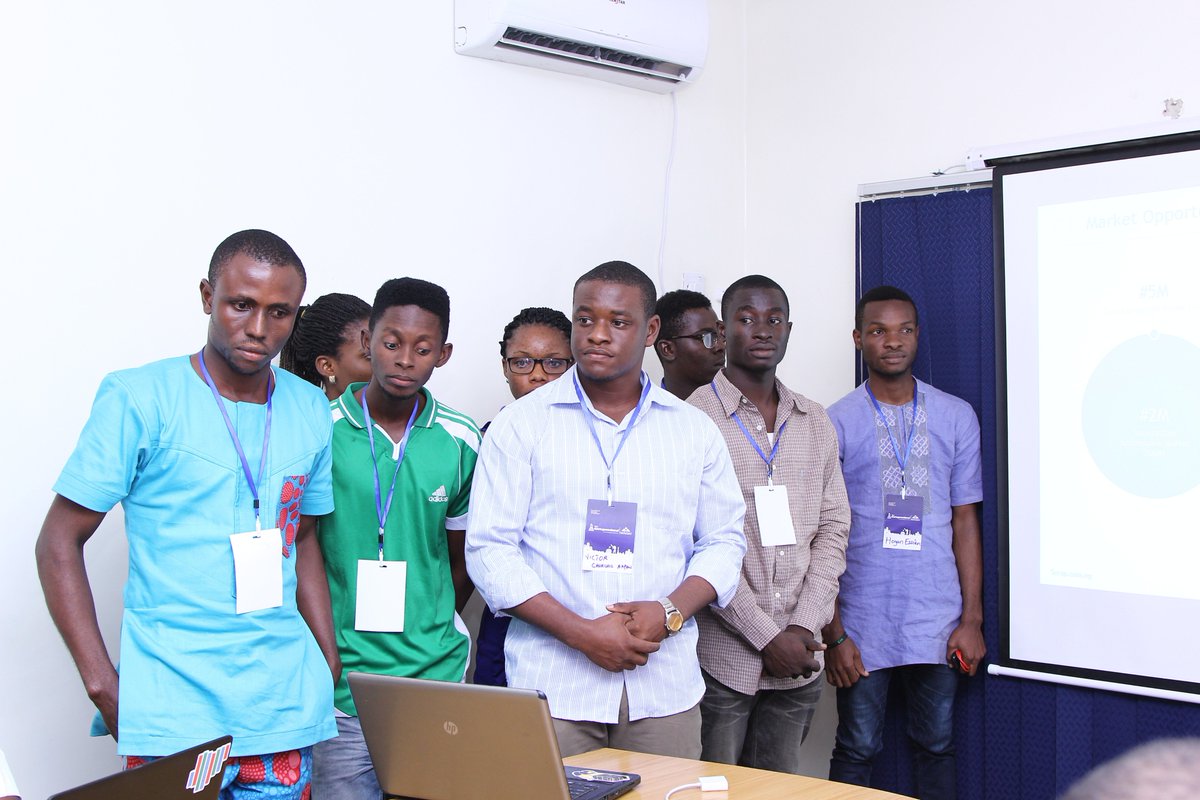 SwUyoNg's tweet photo. Mock presentation👨‍💼👩‍💼👨‍💼👩‍💼 @nextdeegit @thompson_nsikak @ChristianEkene4 @emeka_nwakaudu  #SwUyo #tgsw2017    
Photo  Credit: Caleb Johnson https://t.co/CmknA9MoXP