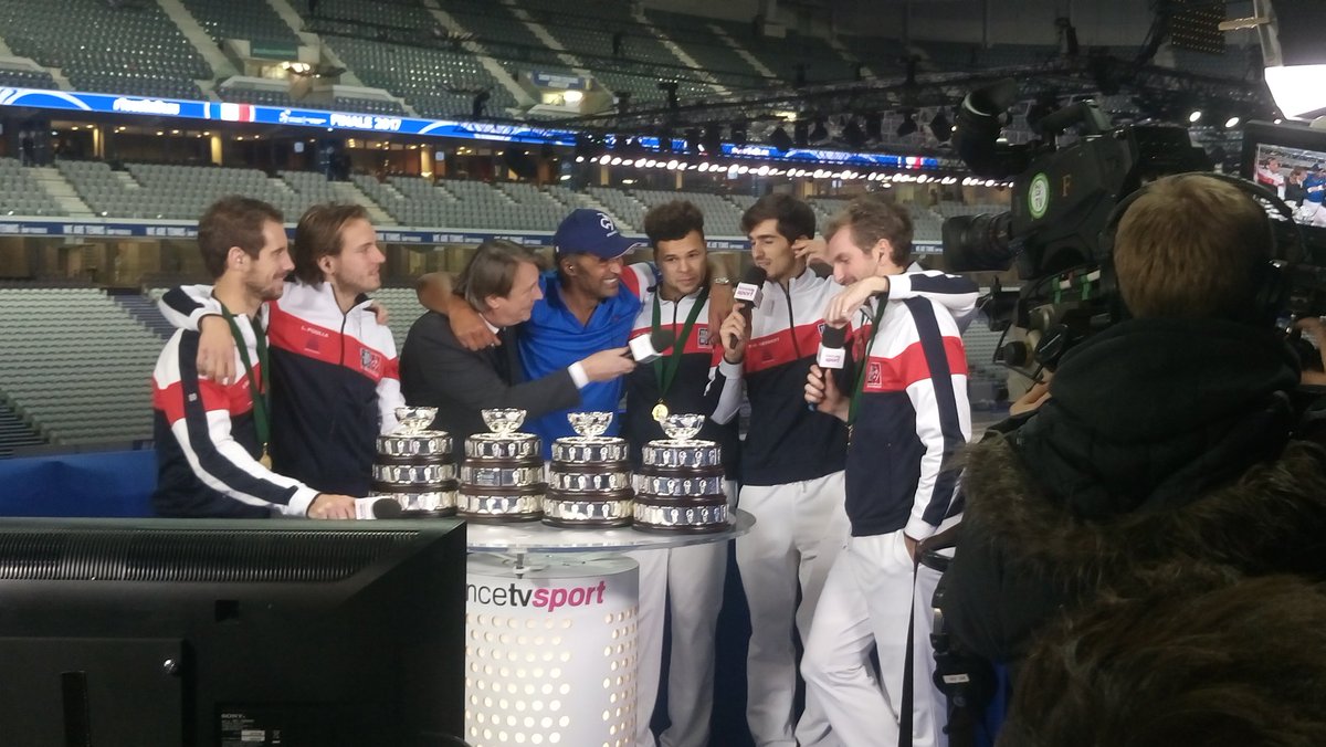 L'équipe de France qui fout le bordel sur le plateau de Tout Le Sport #DavisCupFinal #Onestleschampions