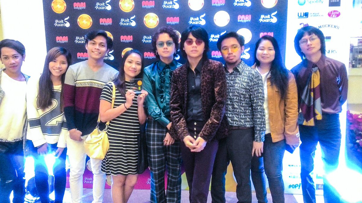 IVOFSPADESfans's tweet photo. We love and support these amazing people โค Congrats @IVOFSPADES @Bsilonga @zildbenitez @uniquetsalonga badjao. God bless! ๐ #30thAwitAwards #FavoriteNewGroupArtist #ivspadesnation https://t.co/fwXN8pn0jF