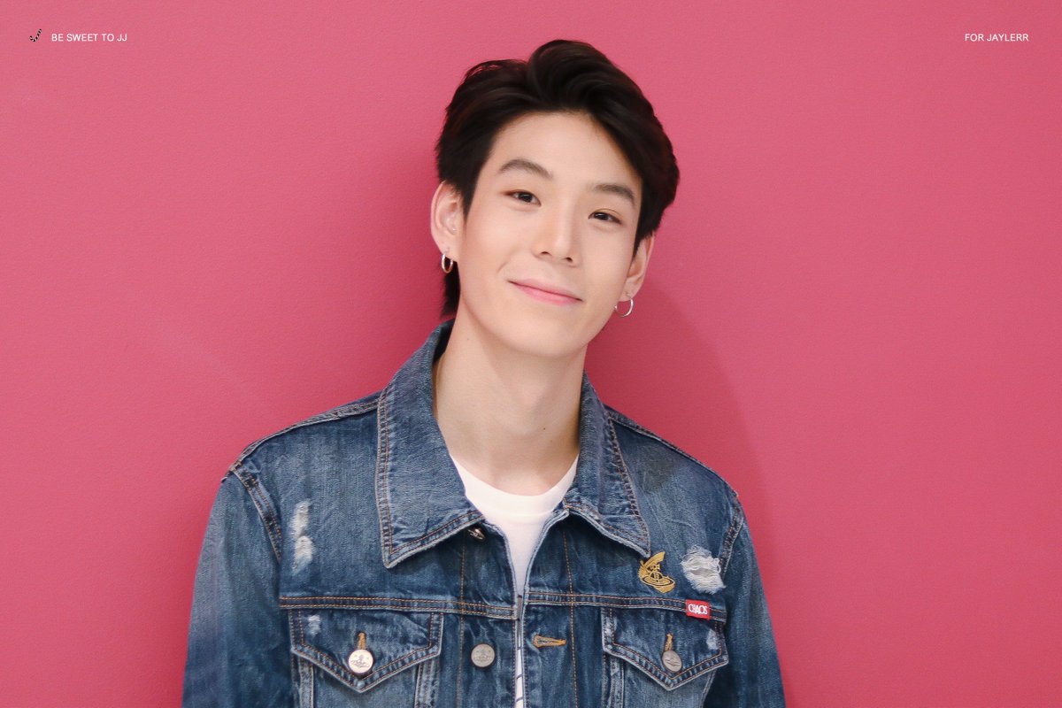BESWEET0815's tweet photo. 171126 | JJ AT YAMAHA MOTOR FEST , sweet boy ever💗💗💗 @JJksnp
#jaylerr
#nadaoartist
#YAMAHAMOTORFEST
#yamahasocietythailand https://t.co/V5qo0IlqxY