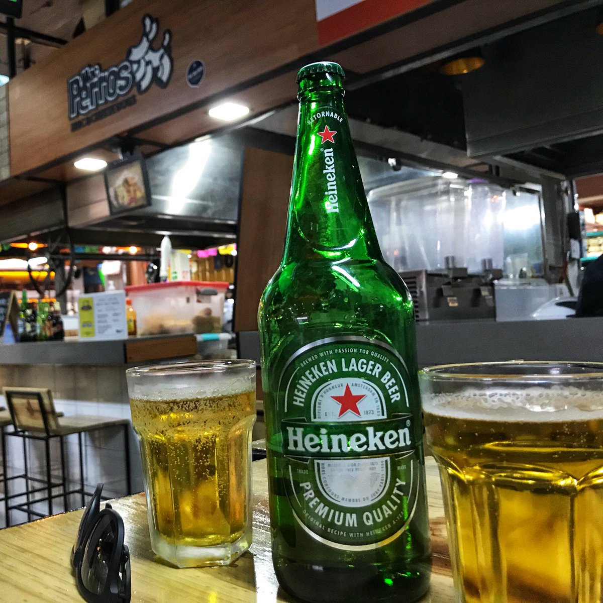 ramirocuello's tweet photo. Provecho! #MacPerros #Heineken #Alitas #PromoHeineken (@ MacPerros in Miguel Hidalgo, DF) https://t.co/eObQBh6qys https://t.co/youSWs4psS