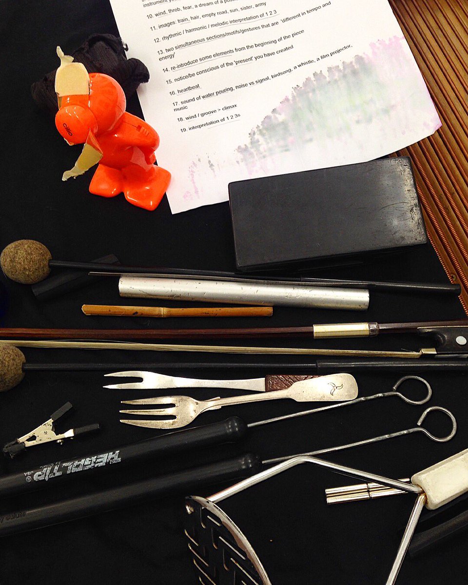 niki_russell's tweet photo. #AndreaNeumann & #AnnaSusannaWoof #Gig #ObjectPerformance @TG_GALLERY @WeArePrimary #objects #writing #instruments https://t.co/axEBsKtvQ2