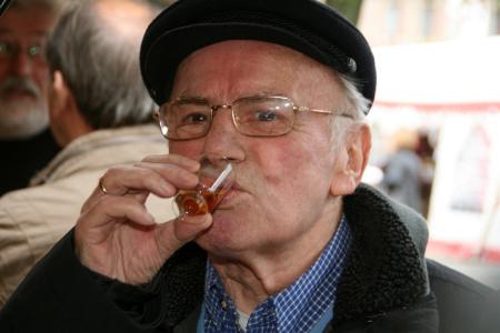 NoelSlangen's tweet photo. Een groot Vlaming, Limburger en Hasselaar verlaat ons door de voordeur. De man die door Louis-Paul Boon geroemd werd om zijn spitsheid. Louis #Verbeeck overleed vrijdag, en laat ons meer dan een kwinkslag na. https://t.co/VfmRXCuxxm