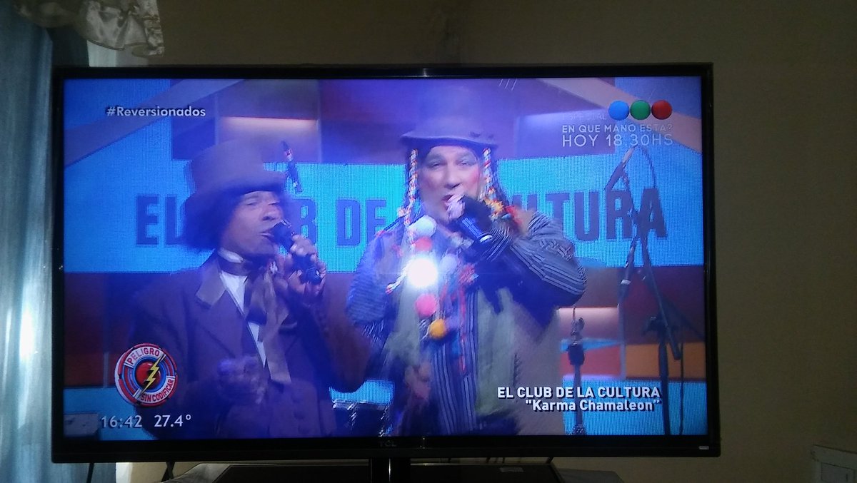 EscaladaXoana's tweet photo. Qué cantan?? Jajaja
"Muy pronto los subtitulos "
Jajaja
#Reversionados
#PeligroSinCodificar https://t.co/c9AMugkNet