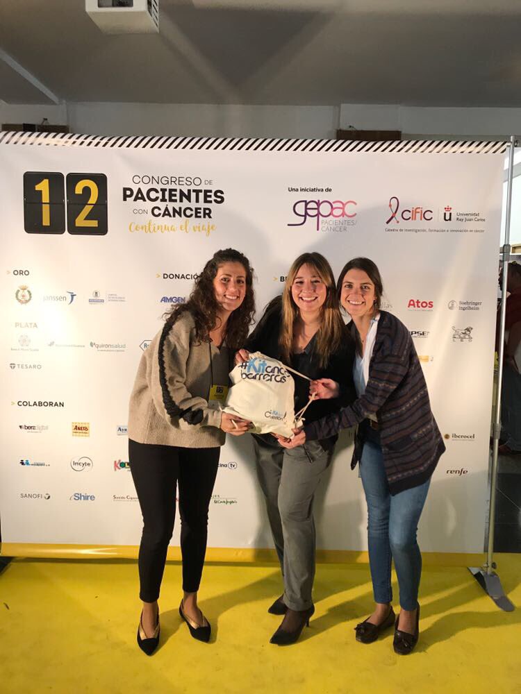 EKDLC_'s tweet photo. 👏🏻Grandísima experiencia hoy en el #12CongresoGEPAC contando la magia de #elkitdelacuestion de la mano 🤝de @JovenesCancer y 🏃🏽‍♂️🏃🏽‍♀️ @AAAcorrelavoz 
Gracias a @GEPAC_  por llevar lejos la voz de los #pacientes y de los #profesionales 
#kitAndobArrerAs #jovenescancer https://t.co/EE3xdYLPAg