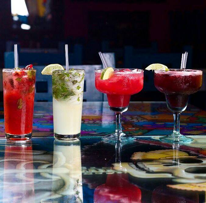 AgaveRest's tweet photo. ¡Hoy tenemos #Mojitos 2x1 en #AgaveRest!
¿Qué pedirás hoy #Margaritas o #Mojitos?🤔
Yo disfrutaría el doble con unos mojitos 🙌 https://t.co/GZz0EfH8aJ