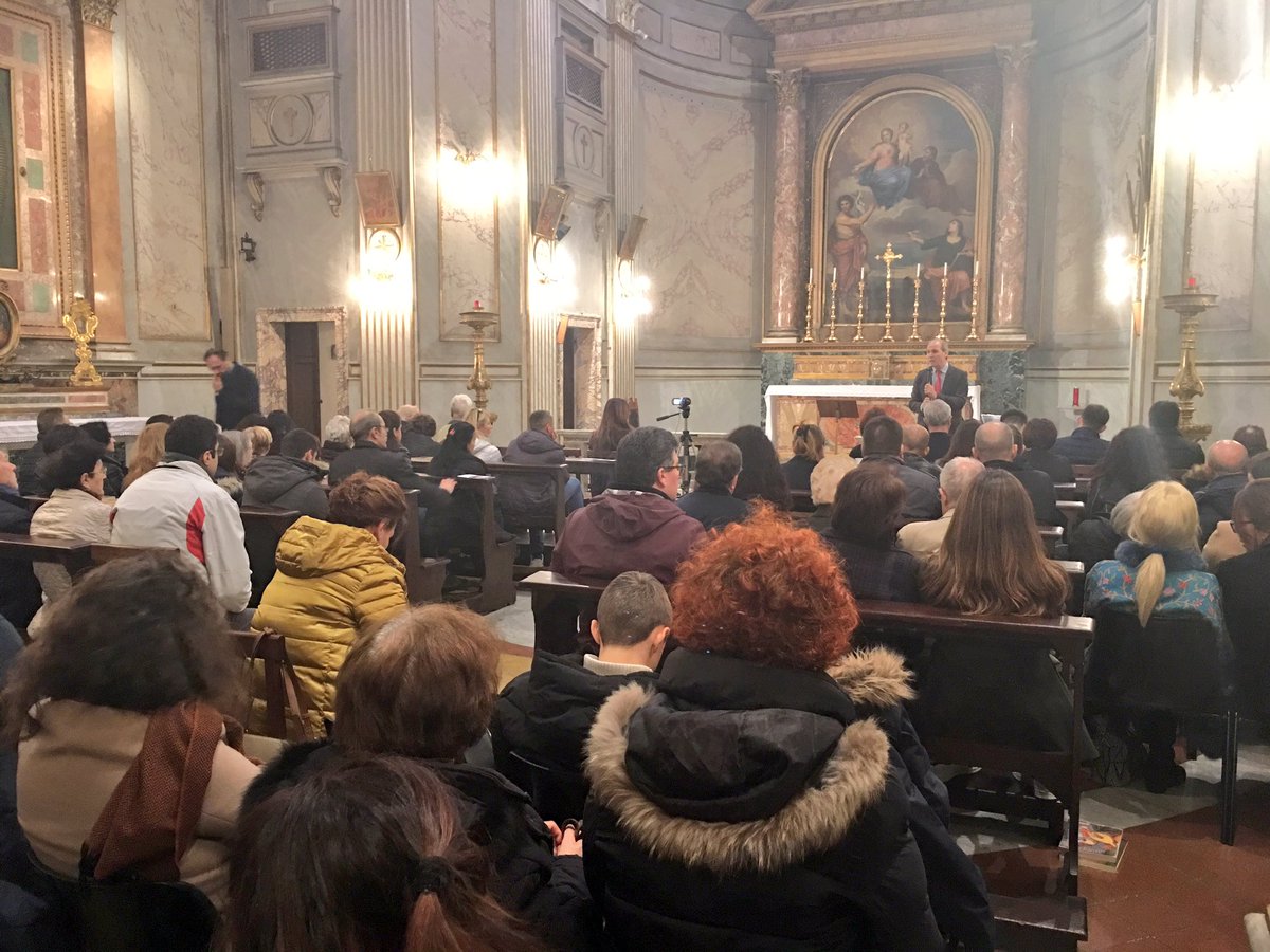 AlEmbassyItaly's tweet photo. Ne Kishen e shqiptareve San Giovanni della Malva ne Rome, pas meshes ne #shqip, për Diten e Flamurit, festohet nen tingujt e kenges qytetare shqiptare me sopranon Ana Lushi, tenorin Refat Lleshi, mexosopranon Irida Dragoti dhe pianistin Oliver Gruda. https://t.co/fKSZWe0Bf1