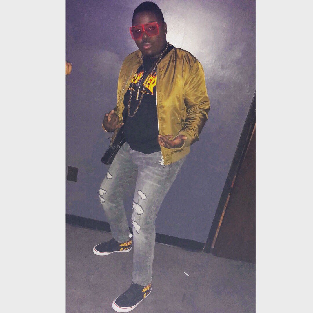 naajiaalim's tweet photo. Itβs my 26 golden birthday π #crownmeplease https://t.co/7R559wH56f