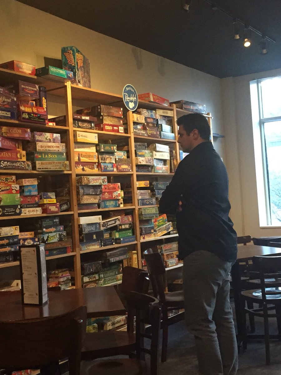 EventsNTime's tweet image. Getting our board game on! #competition #Itsgoingtogetugly 💪 #montreal #eventplanning