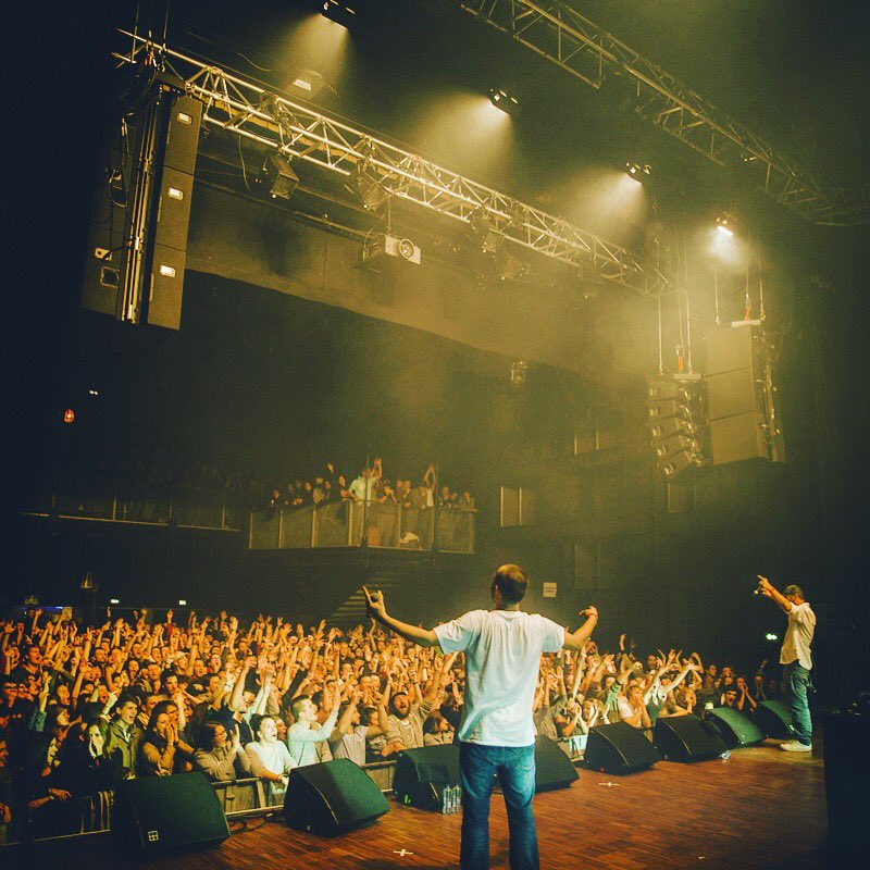 Dooz_Kawa's tweet photo. Simple Classic Rap Shit ! 
Merci ✨🙏✨ au @le_bikini de @Toulouse avec les rheis @DavodkaLV2T Dah Conectah Nano https://t.co/D3PDXhcZPK
