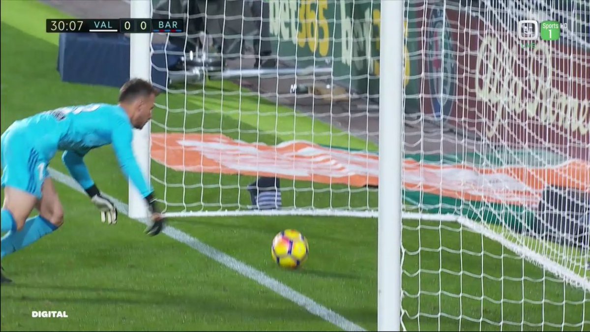 No ha sido gol porque Parejo controla el BAR