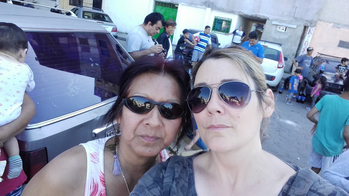 toniolo_marcela's tweet photo. #FelizDomingo En Ejército De Los Andes. #CulturaCamina junto a los vecinos del Nudo 13.#Felizzzzzzz .👫👪👬👭 https://t.co/BvVClFoP5A
