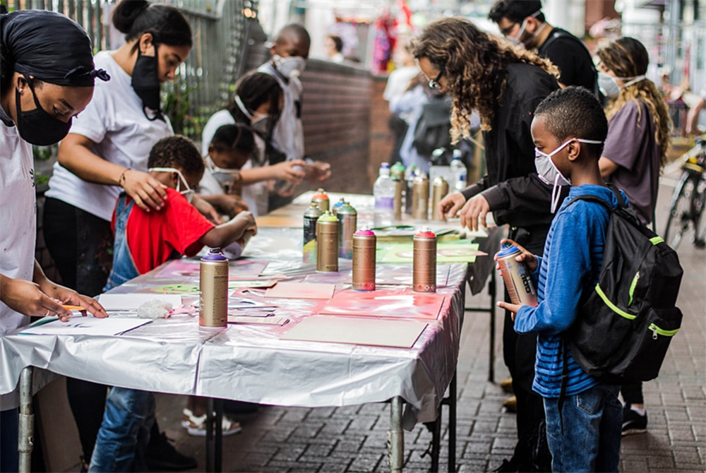 Spacehive's tweet photo. Flyover Art Project need your help to get them over 50%. Few weeks left to fund the outdoor art gallery under the Westway Flyover. https://t.co/Z802yIxhAe @_FerArts @RBKC #WestwayCommunities #TransformKC https://t.co/4v984SyBUl