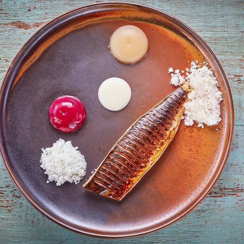 CaribCookSchool's tweet image. RT @mikereidchef Obsessed with this dish, my take on a ceviche; Cured Mackerel | Pear | Chilli Powder | Lime Powder | Buttermilk | Beetroot @mbarandgrill #toplondonrestaurants #british #mikereidchef