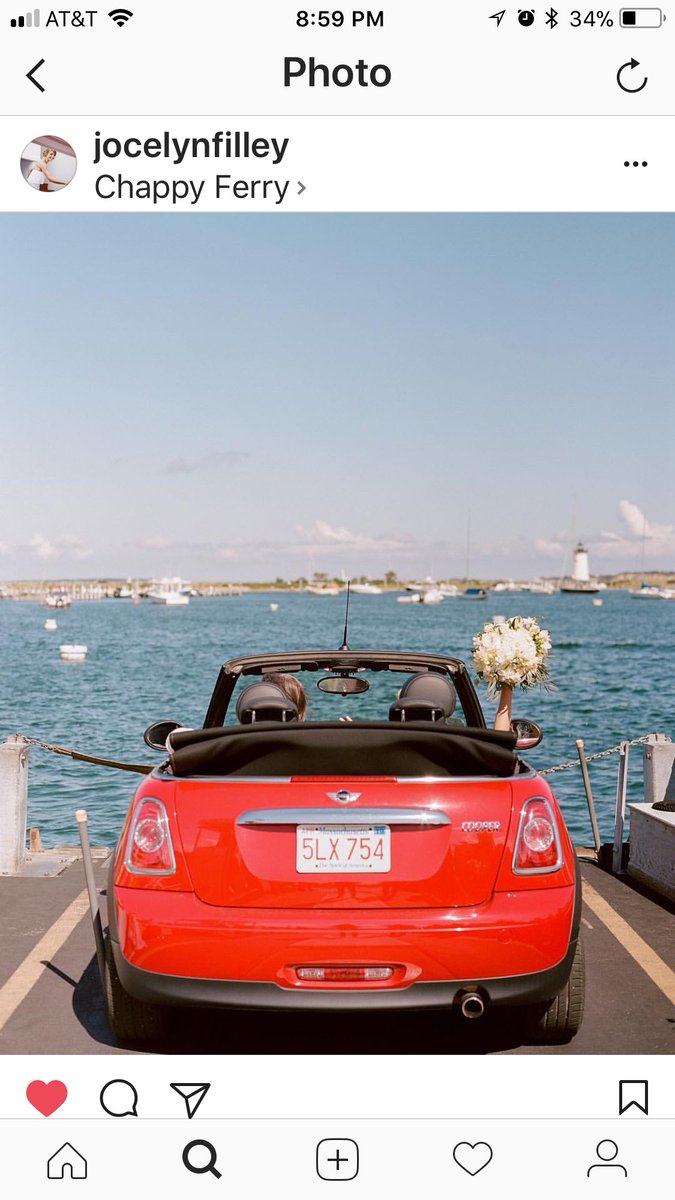 LSFlowersOTV's tweet photo. Heading into the Holidays! #love #chappyferry #edgartownweddings #mvstyle #fabulousshot @jocelynfilley https://t.co/xGnCv2ySrc