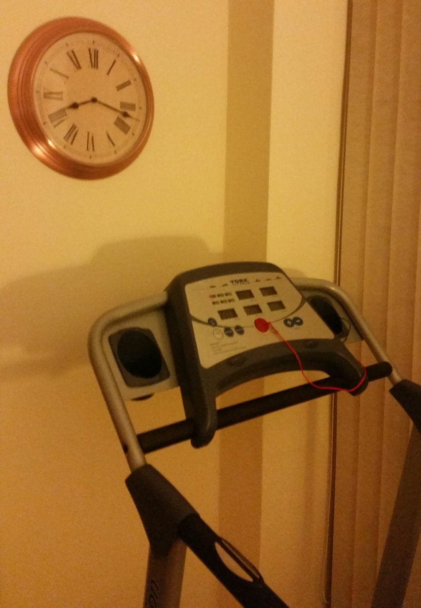 ktp_kate's tweet photo. #RunEveryDay #day57 I need to move the clock ๐ค 2.1 miles done โ #happydays #needtodoit Beginning to think I'm mad taking pj's off to put trainers on after a lazy day! ๐ #greatidea โค๐ https://t.co/WwYfdXtx1o
