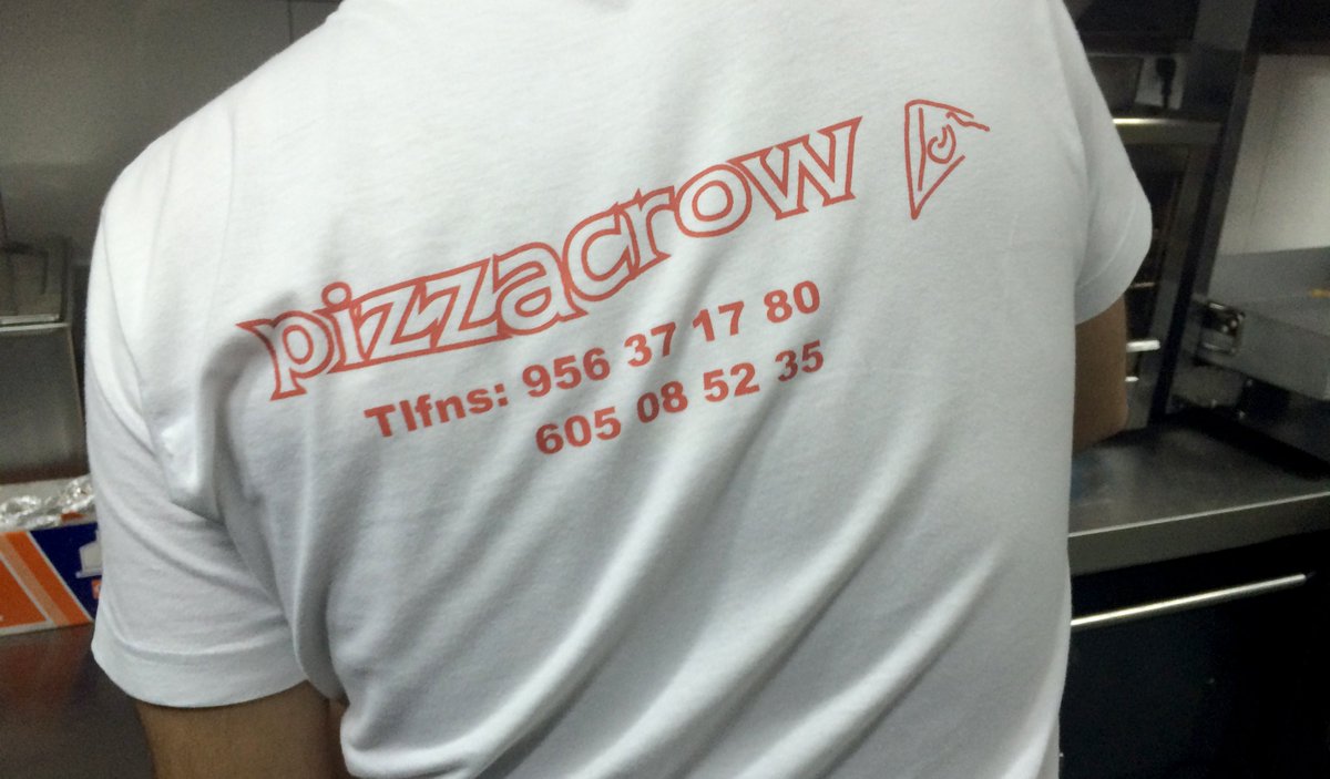 pizzacrow's tweet photo. Es domingo, estás en el sofá y no te apetece hacerte la cena... Venga, nosotros hacemos el esfuerzo 😜 ¡Llámanos! ☎️ 954 496 916 (#CartaPizzacrow > https://t.co/vw3WhvatKx) https://t.co/LYTvwB7Tml