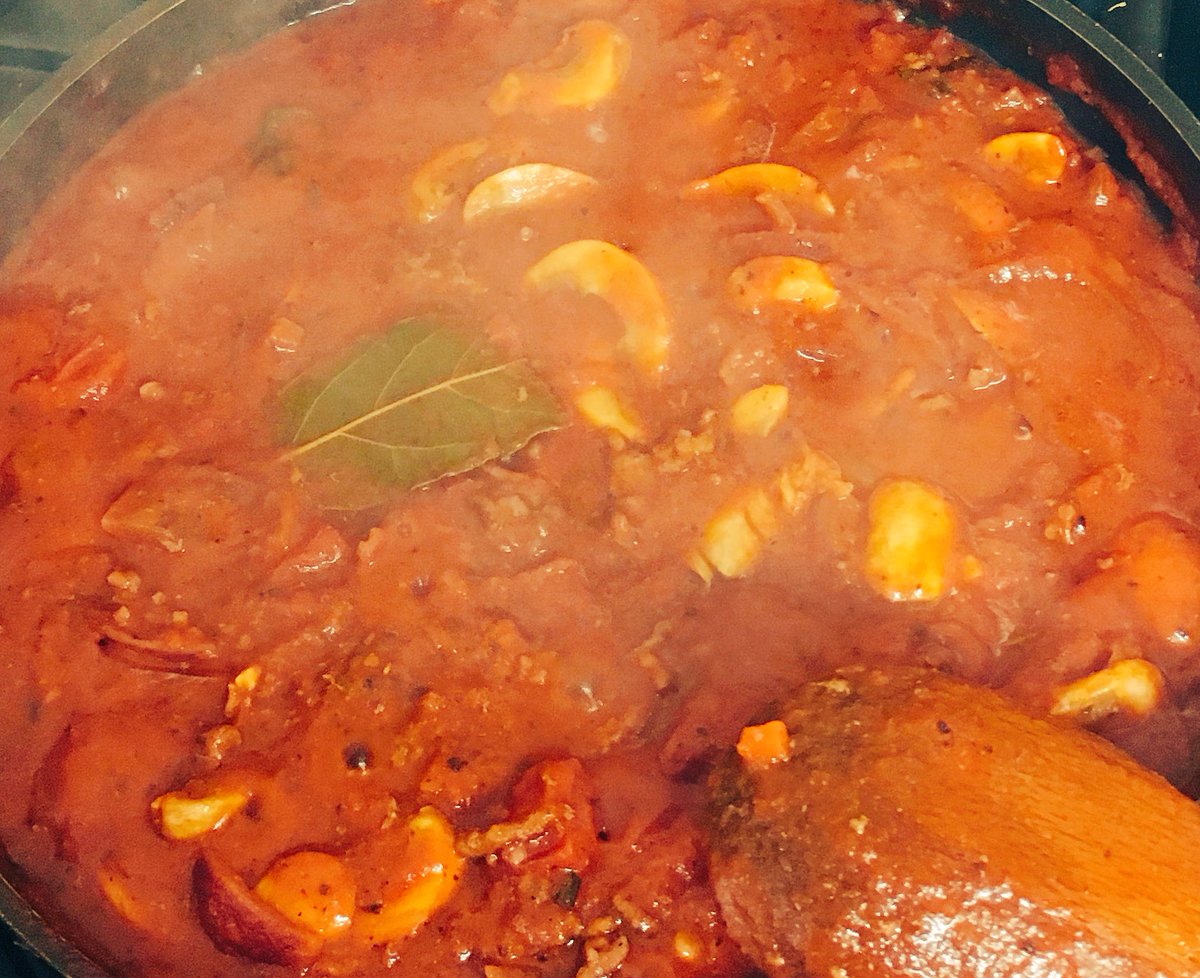 So <a href="/benstoate/">Ben ®</a> what’s on the menu? Rectory Farm had pub Gin(s) to start before #homemade bolognese, followed by #homemade mince pies! 🙃🤗🍴Still awaiting invitation for #RoastBeef .... 🐂🐂🐂 🙄🙄🙄