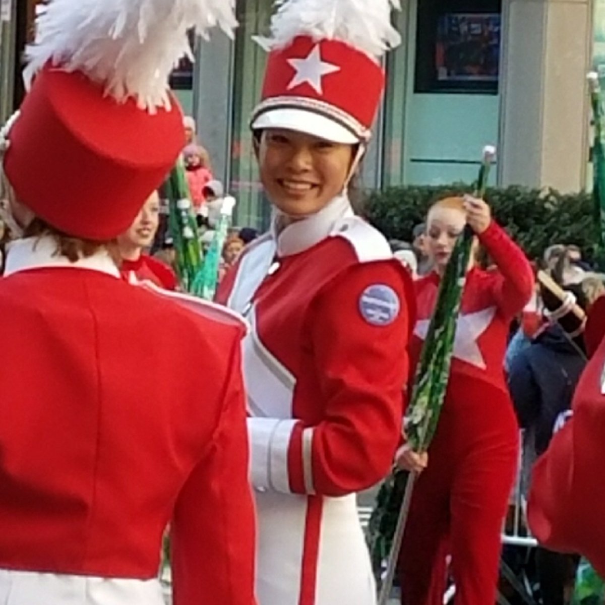 GahannaJeffersn's tweet photo. Congrats to GLHS Senior Brenna Lewis! Brenna was 1 of 5 Ohio students selected to be in the MACY'S GREAT AMERICAN MARCHING BAND during the Macy's Thanksgiving Day Parade.  Way to go Brenna! #WeAreLions https://t.co/DvkjH9euo4