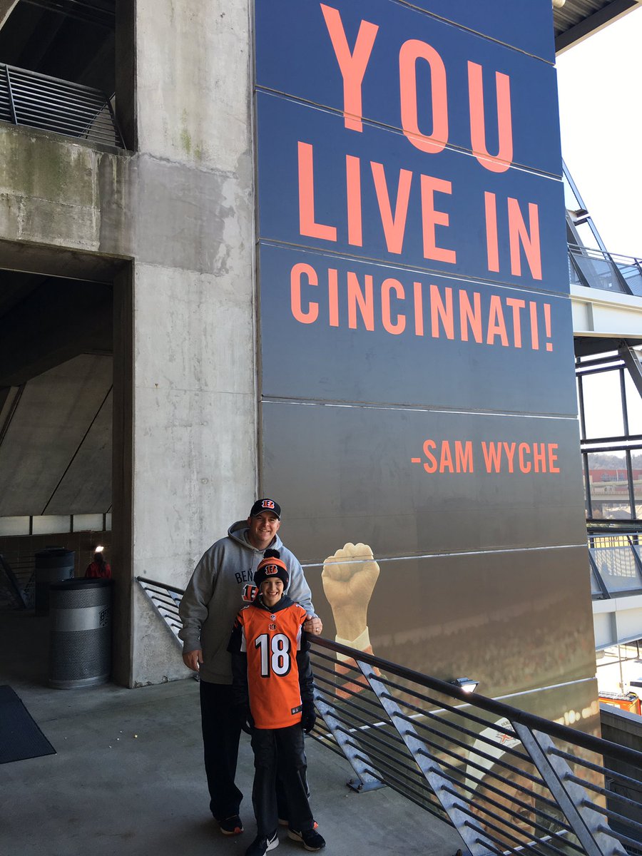 CoachSnider11's tweet photo. #WhoDey🐯 #Bengals50 #BattleofOhio #Ifitis💩🚽Down https://t.co/EUtIVC82jb