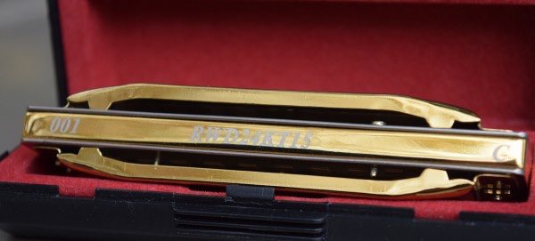 24 Karat Harp Harmonica - 2015 Re-Issue;  goldharps.com/custom-made/24… ONE AVAILABLE FOR IMMEDIATE DISPATCH In the key of C #handmade #handcrafted #24ktgold #gold #harmonica #madeinkansascity #missouri #musician #player #vanmorisson #ChiefsKingdom #kmbc #24ktharp #xmas #present #gift