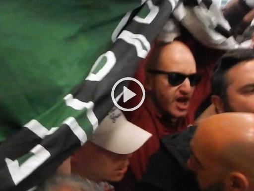 SoloVideoDivert's tweet photo. #Roma , #Casapound contesta la sindaca #Raggi: #Vergogna, dimettiti  https://t.co/DAOSP45HBq https://t.co/MYjx0mR7Ep