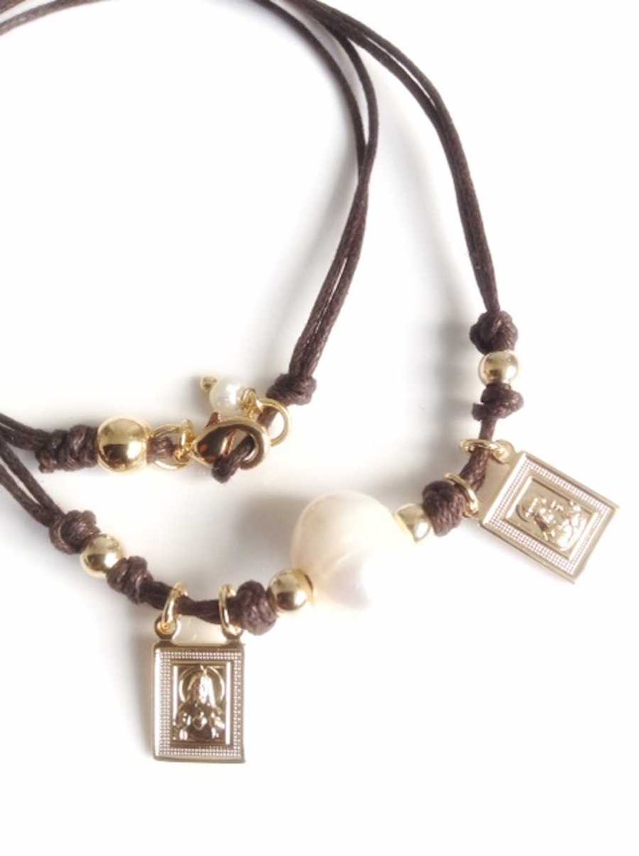 Sifrimaniamz's tweet photo. #HandmadeHour #catholic scapular with pearl and gold filled balls #amazonseller #prime #crafthour #gifts #SundayFunny https://t.co/FSP69AhUcT https://t.co/Z7oFwlFMQY