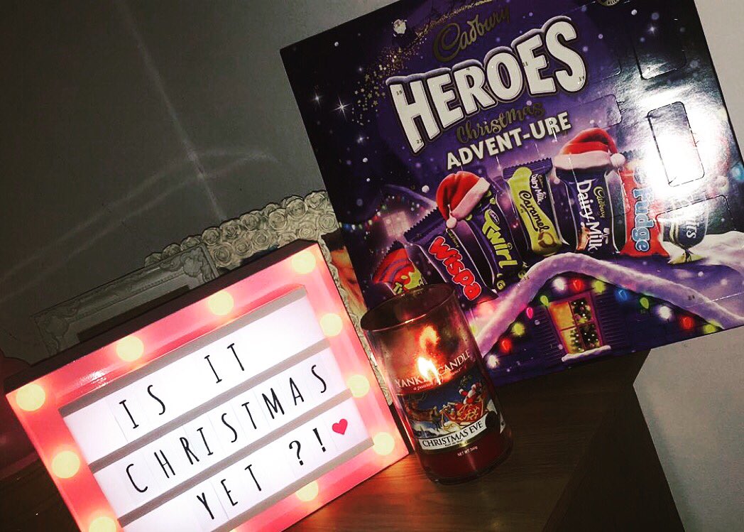ChurchCandice's tweet photo. Christmas settings #countingdown https://t.co/uU1x0waHnX