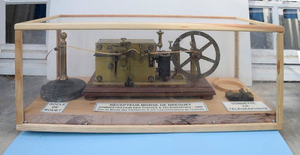 laurentalbaret's tweet photo. [#musées] Le Musée Postal des anciens ambulants de @Toulouse a été cambriolé ! Quatre vélos de #facteurs dérobés et deux appareils de télégraphie Morse de la marque « Breguet ». Surveillons les ventes / brocantes. 
Contact : musee.ambulants@wanadoo.fr #LaPoste #RTmerci https://t.co/DjCa84iR2G
