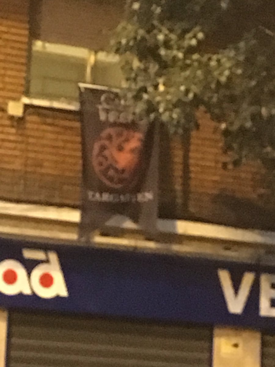 mabarroso's tweet photo. Si tus vecinos de enfrente sacan la bandera de España y de la casa Stark, sacas la de los Targarían y en paz https://t.co/6qXDlAFenJ