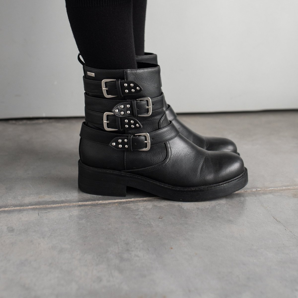 MTNGMustang's tweet image. ¡Acabamos la semana con toque rockero perfecto! 💥💥 Consigue las biker Cross en: goo.gl/x8J1ir😎 

#mtngmustang #MustangYourRules