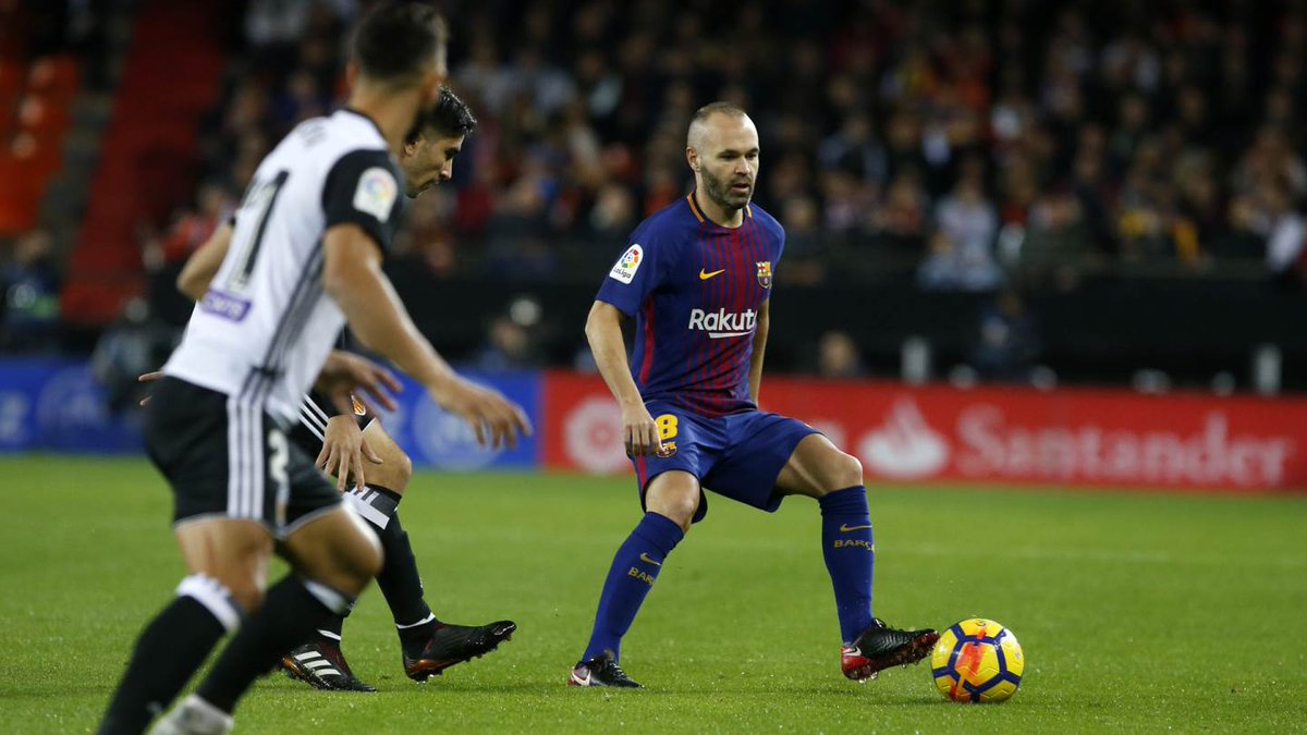 Espanyol - FC Barcelone : les compositions officielles sans Messi 