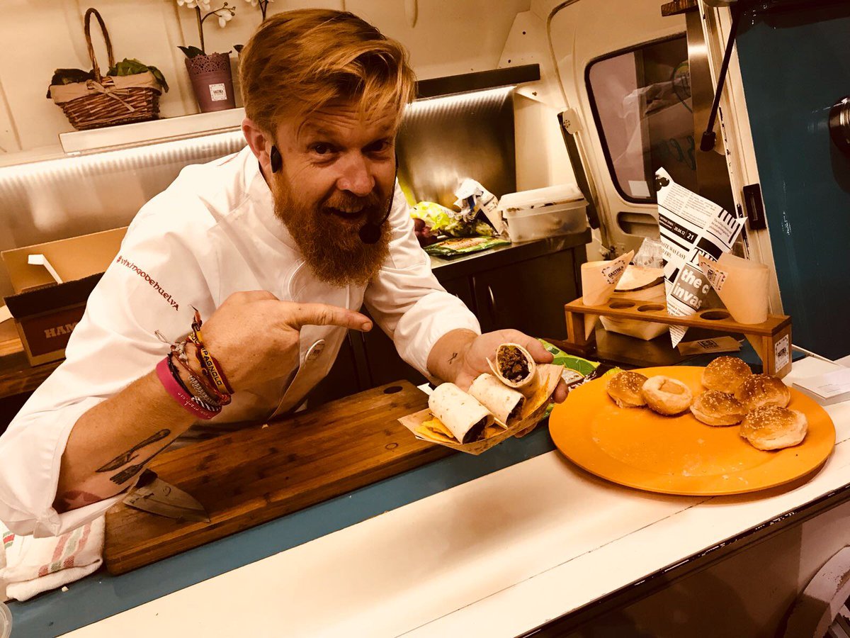 DanielMChef4's tweet photo. Hoy hemos estado en @fibesevilla con @Gastreaft y lo hemos pasado de bodaaaa !! con @sevillademoda https://t.co/WKe3RR98tQ