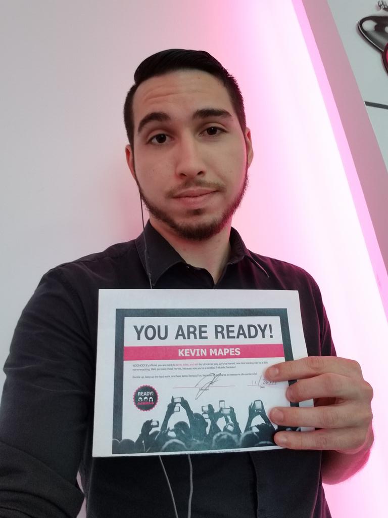 TheMapesy's tweet photo. Pretty excited to be on the team! @EWYeezyGonzalez @ricosuave209 @lloydbm4 @RealEWInc https://t.co/PBDFEoUMFW