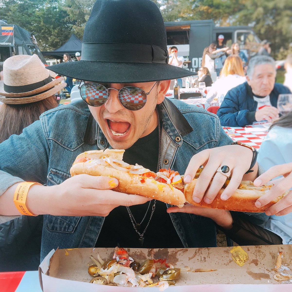 GastronautaDF's tweet photo. Cosas ricas que comimos en @LaVendimiaMex:

-Estupenda #pizza de @CamaraItaliaMx! 😱 (ganadora de su campeonato mexicano de pizza)

-Cerdo a las brasas, del asador venezolano de al fondo

-Hochos de comerse a tres manos

-Paella de la paellera de 1 km de grande! https://t.co/O2kyEfTcut