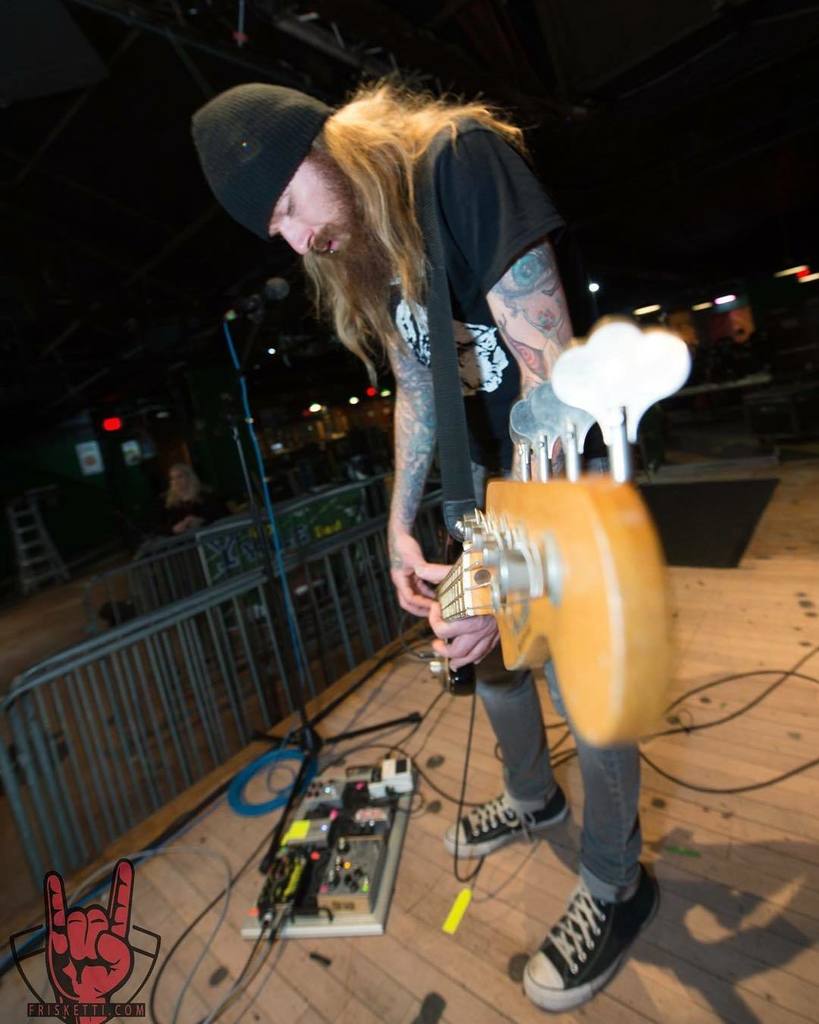 Frisketti_Photo's tweet photo. Make sure you tell @greggcash his bass is super low and looks cool @joshtoddconflict pre show @toadsplace #speedlight #D750 #d4 #thinktankphoto #froknowsphotobag #blackrapid #nikon #nikonlove# #friskettiphoto #nikonUSA #nikonlove #tourlife #livemusic #mu… https://t.co/duAbYsAofY https://t.co/QrQVuVMqfv