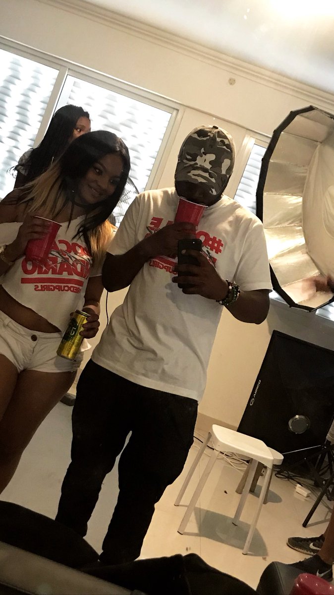 mauromarques321's tweet photo. Publicidade” RedCup girls” JADE” makeup By TessaDeliciousMakeup Powered By MaurochivasEntertainment #WetakinOver https://t.co/IevOtHDvGN