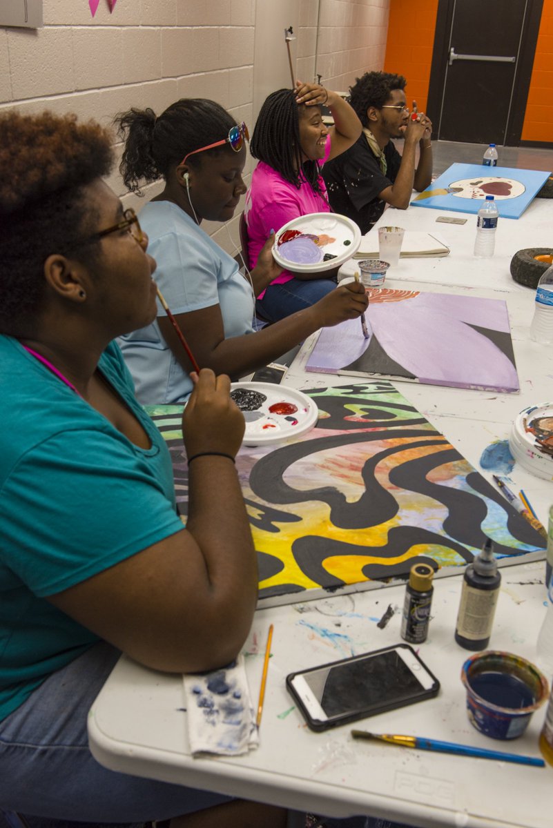 MintArtists's tweet photo. Help Mint grow &amp; launch creative careers in #Detroit ! Give so we can give more jobs &amp; paintings in 2018:  https://t.co/KJ7xalf30a #GivingTuesday https://t.co/VzB9cCrsqg